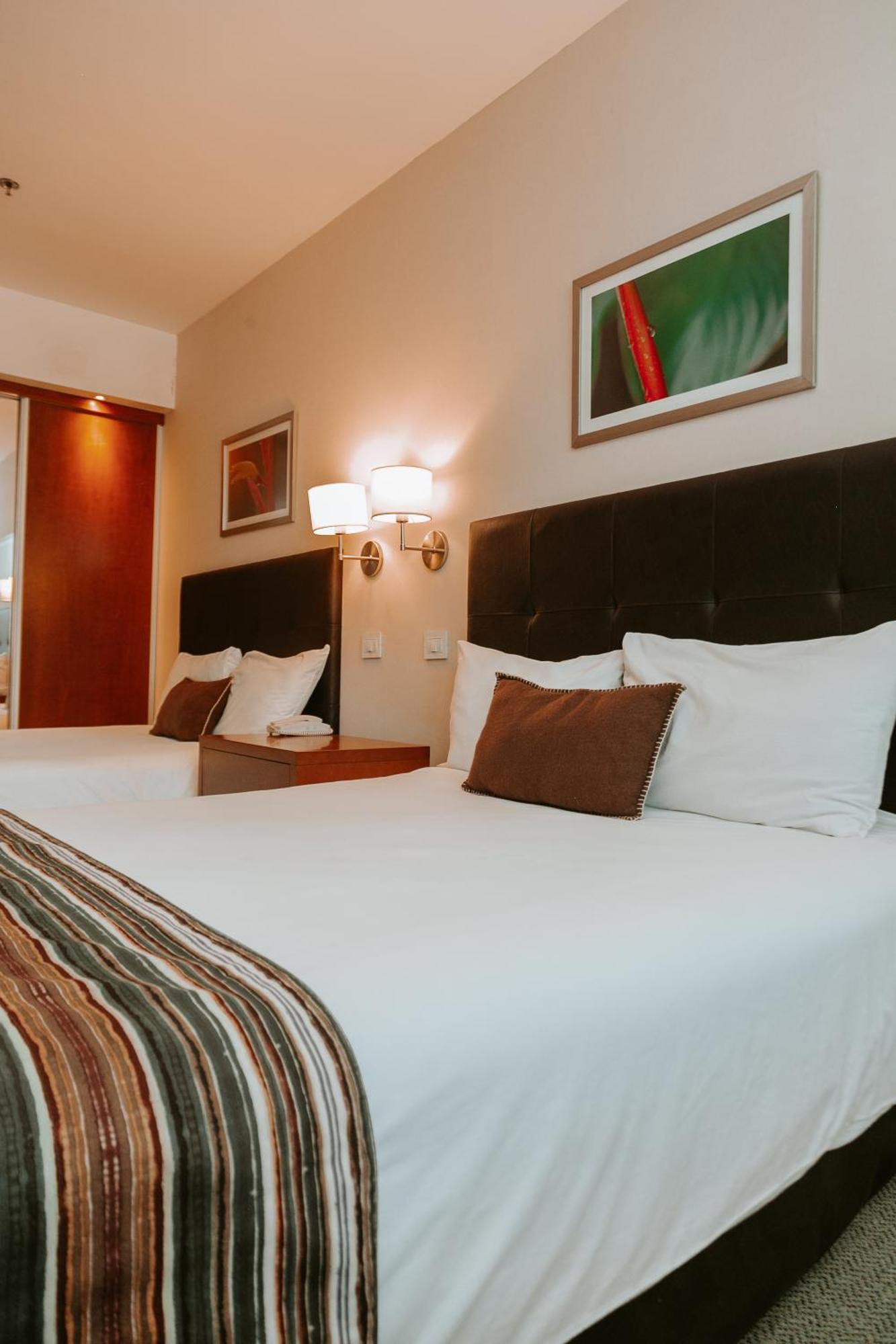 โฮเวิร์ด จอห์นสัน เยร์บา บวยนา Hotel เยอร์วาบวยนา ภายนอก รูปภาพ